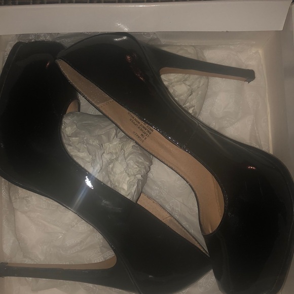 Steve Madden Black Pumps - Picture 8 of 8